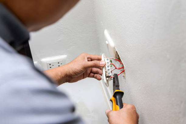 Best Affordable Emergency Electrician  in Pembroke Pines, FL